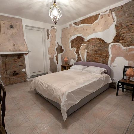 Il Castello Delle Dame - Lo Scudiero Виджевано Экстерьер фото